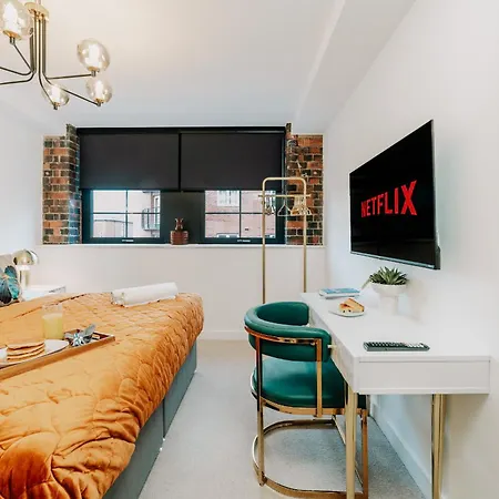 Boutique Grade Ii Listed Gem, Centre, Fast Wifi, Family/ Contractors * Birmingham